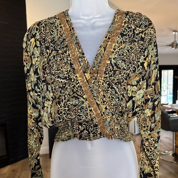 Carole Little Petites Tapestry Print V-neck Cropped Top, Size Petite 4 - Picture 4 of 11